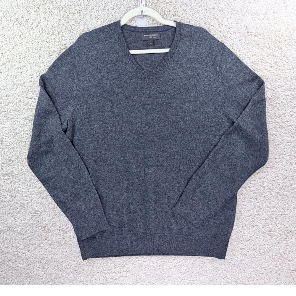 Banana Republic V-Neck Sweater Men Large Gray Excellent Merino Wool Pullover